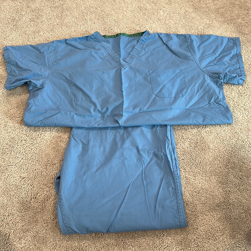 Size 2XL blue scrubs